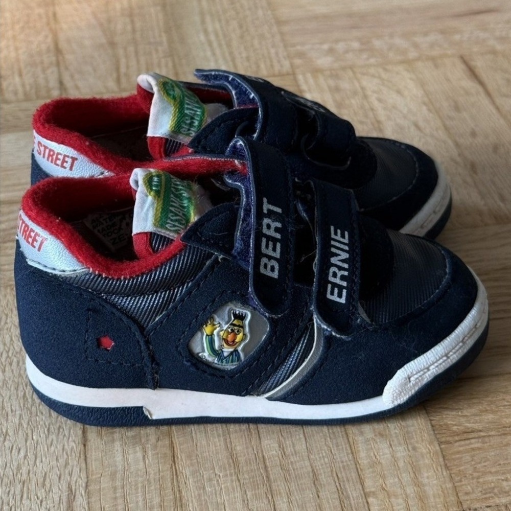 Vintage Sesame Street Bert & Ernie Toddler Sneakers Size 4 Navy Blue Retro